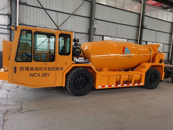 礦用濕噴臺(tái)車(chē)，礦用混凝土泵，礦用攪拌機(jī)發(fā)貨